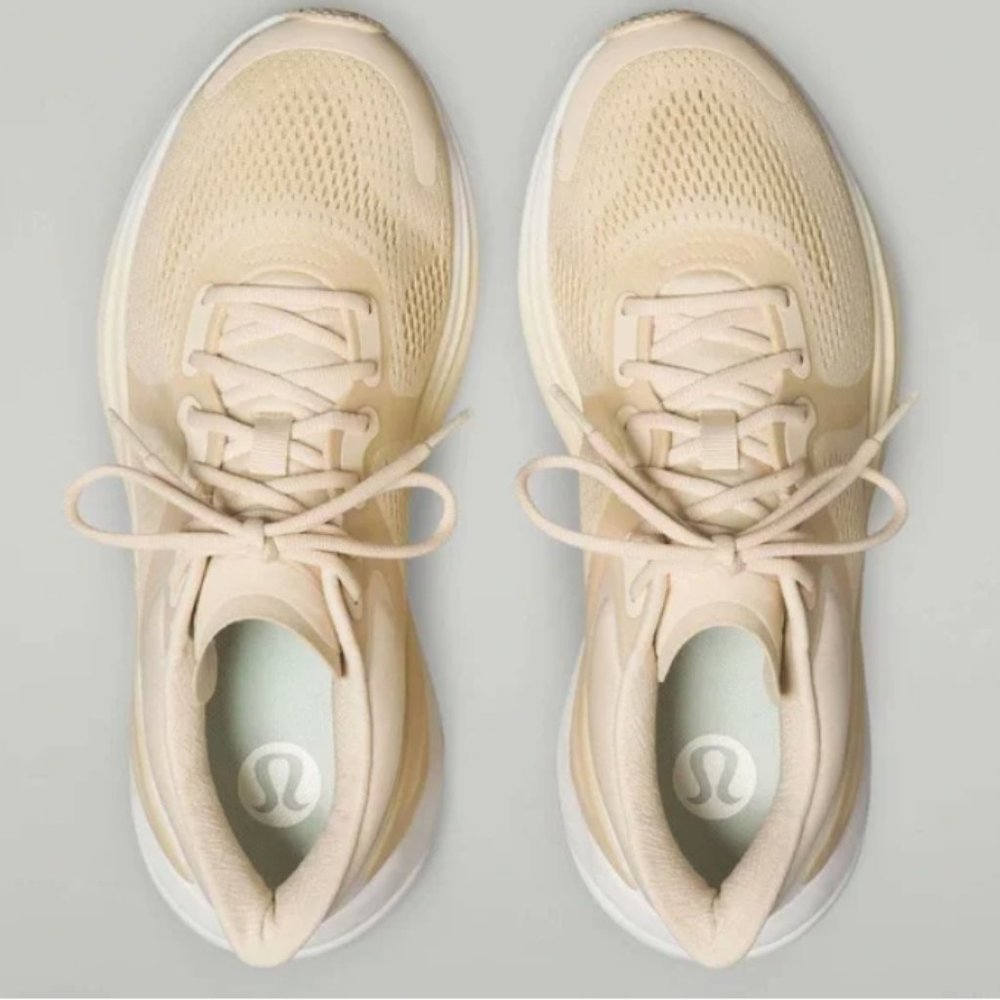 NWT Lululemon Blissfeel Women’s Running Shoe - Pale Linen